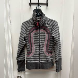Women’s Lululemon Scuba zip up.